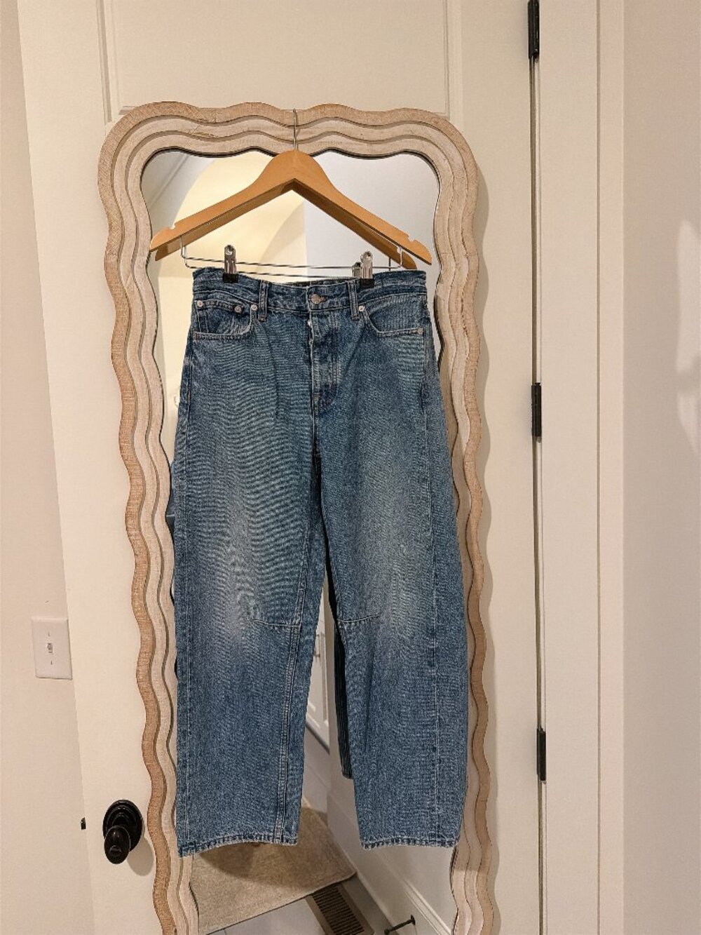 Madewell The Darted Barrel-Leg Jean - medium wash